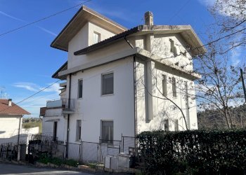 facciata - Casa indipendente Via San D'Acquisto 12, Manoppello - foto 2