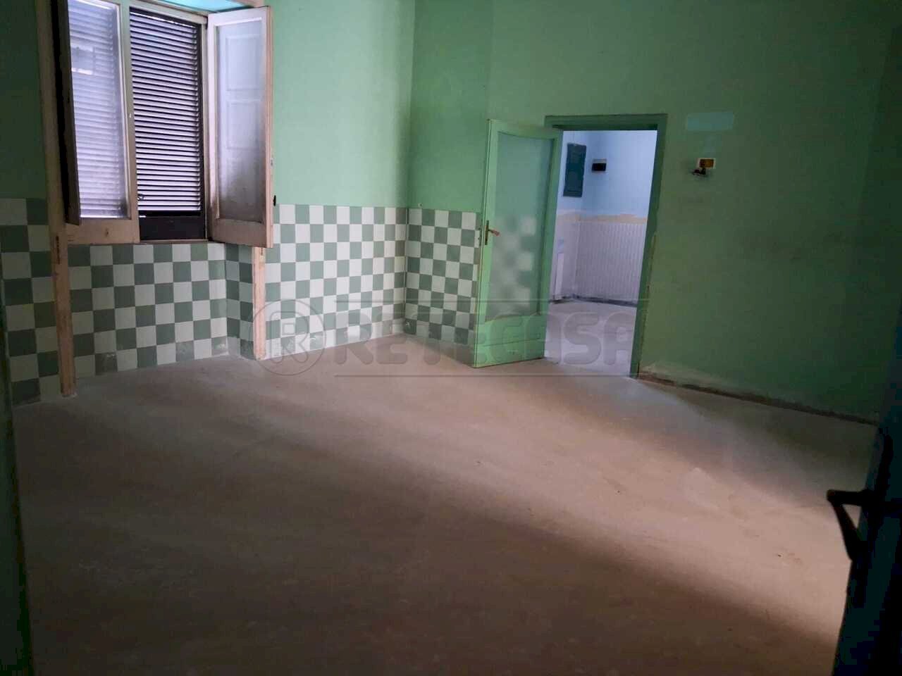 1.jpeg - Laboratorio Via Giacomo Colombo, Marcianise - foto 1