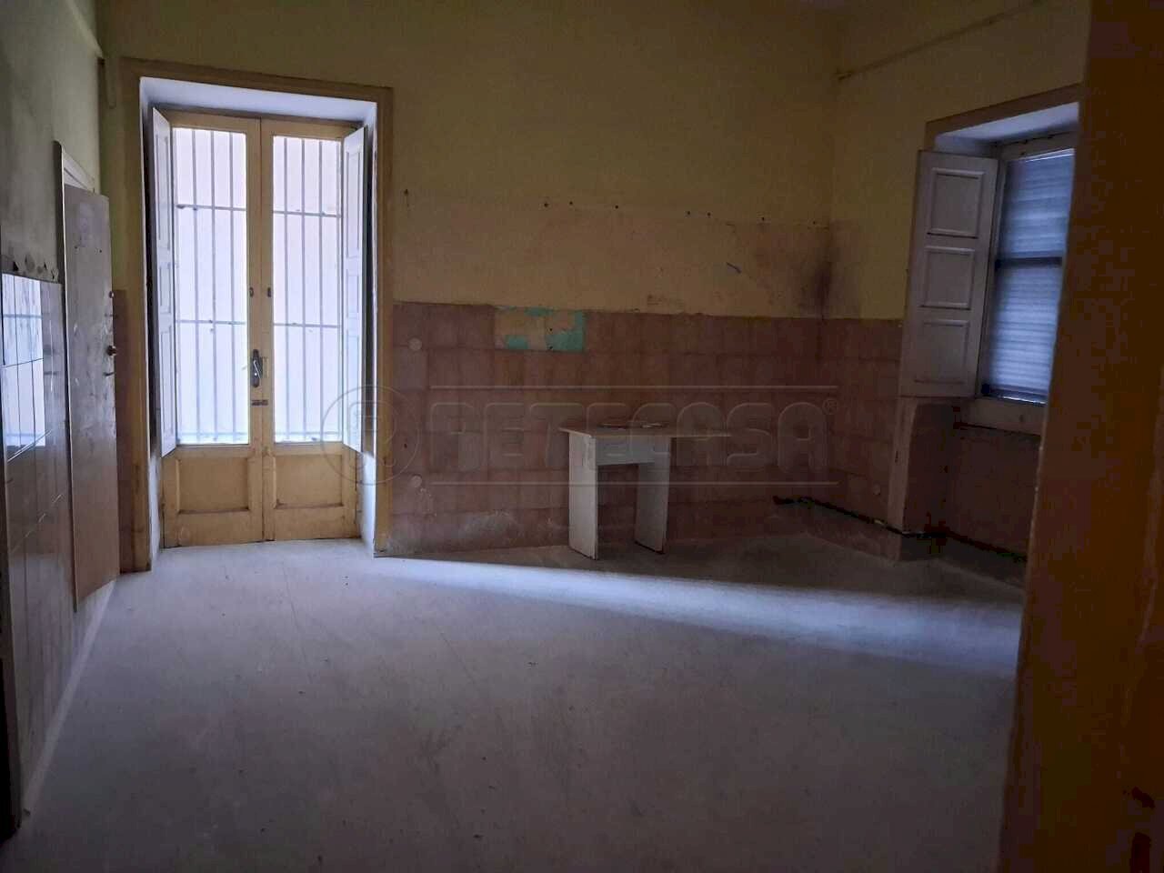 2.jpeg - Laboratorio Via Giacomo Colombo, Marcianise - foto 2