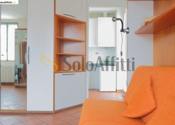 armadio e cucina - Appartamento Corso Roma 98, Cesano Maderno - foto 4