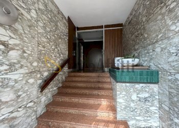 ANDRONE.JPG - Bilocale Torino (zona Campidoglio) - foto 2