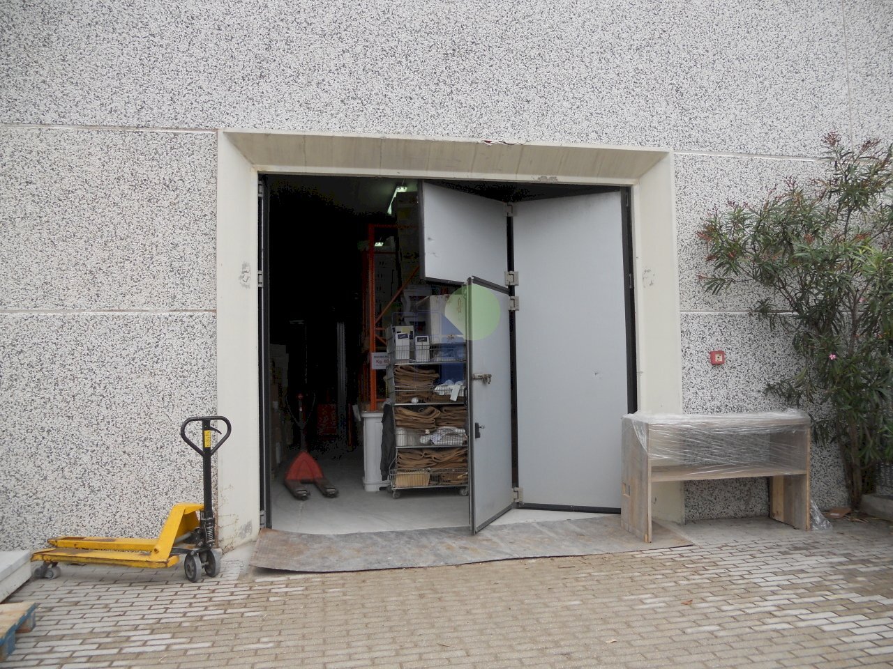 DSCN9939.JPG - Locale Commerciale Via Guarini, Livorno - foto 2