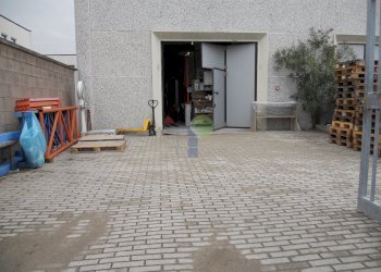 DSCN9940.JPG - Locale Commerciale Via Guarini, Livorno - foto 1