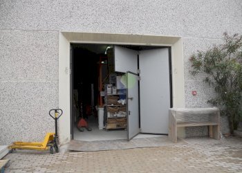 DSCN9939.JPG - Locale Commerciale Via Guarini, Livorno - foto 2