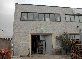 DSCN9941.JPG - Locale Commerciale Via Guarini, Livorno - foto 3