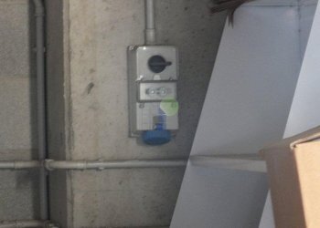 S0673588.JPG - Locale Commerciale Via Guarini, Livorno - foto 8