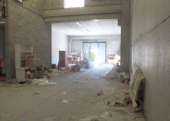 S0693590.JPG - Locale Commerciale Via Guarini, Livorno - foto 10