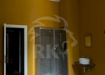 PHOTO-2020-05-18-17-00-32-2.jpg - Locale Commerciale Via Sant'Isaia 34a, Bologna (zona Centro Storico) - foto 5