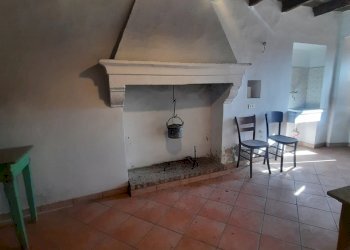 04 STORICA RESIDENZA NEL BORGO ANTICO DI RIPATRANS - Casa indipendente Ripatransone - foto 4