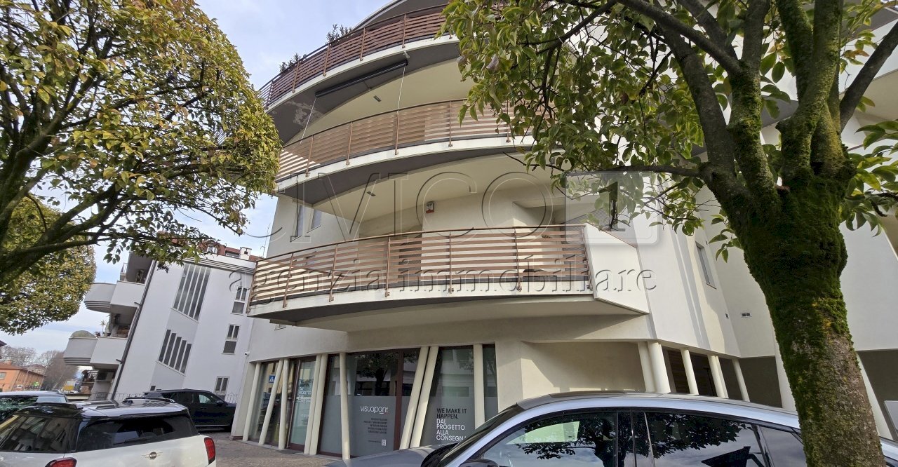 Esterno - Locale Commerciale Via Legione Antonini 112, Vicenza - foto 1