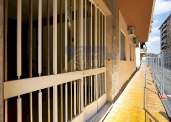 Portone di ingresso - Bilocale Via Tarquinio Collatino, Roma - foto 5