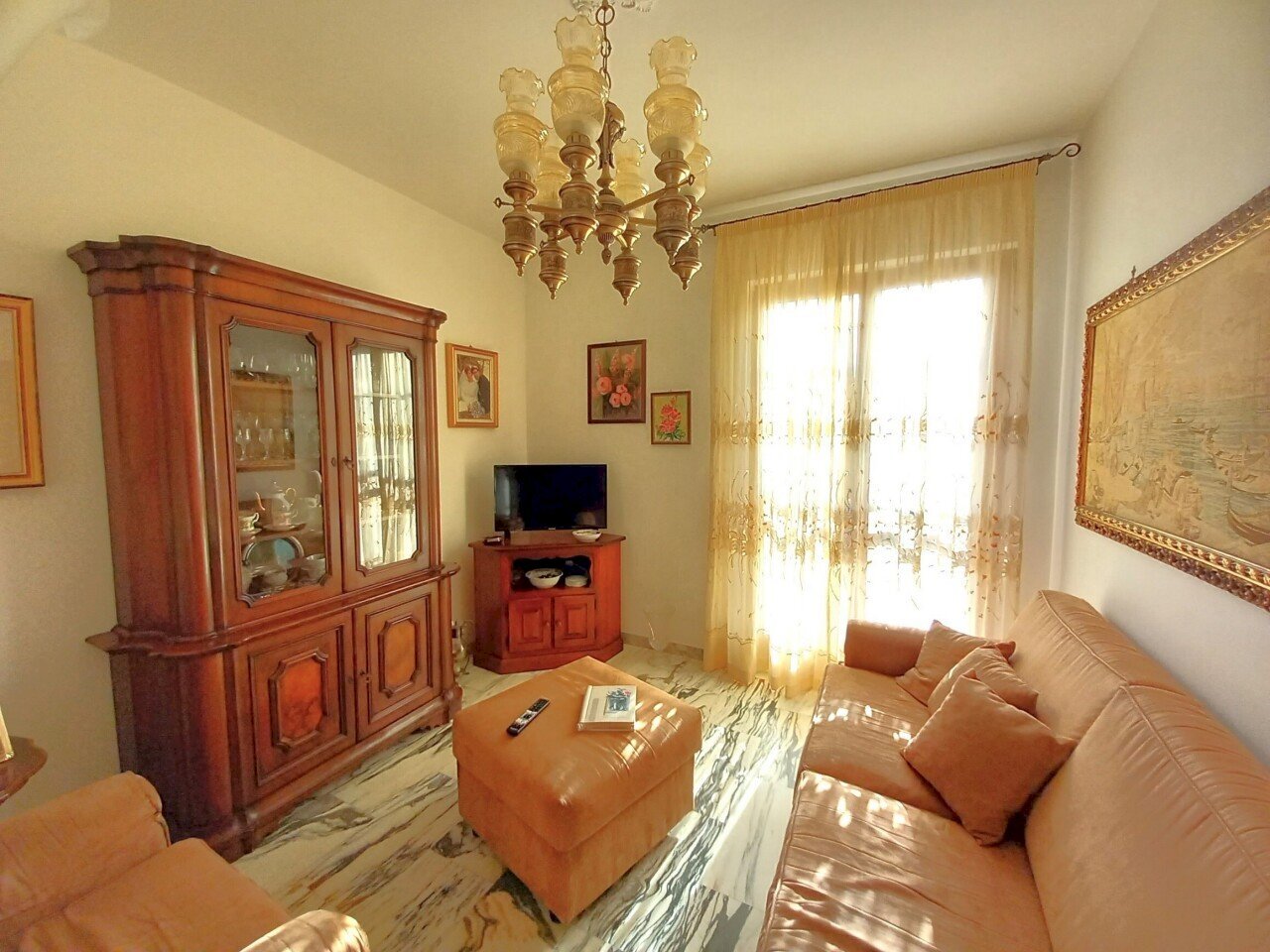 003 - Sala.jpg - Portion of a house Avegno - photo 3