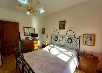 008 bis - Camera.jpg - Porzione di casa Avegno - foto 9