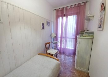 009 - Camera singola.jpg - Porzione di casa Avegno - foto 10