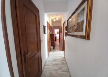 014 - Corridoio.jpg - Porzione di casa Avegno - foto 15