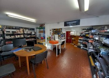 024 - Magazzino.jpg - Porzione di casa Avegno - foto 26