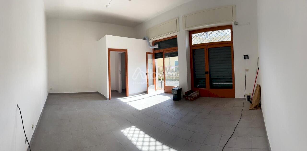 AFF81_Lerici_centro - fondo_commerciale _ufficio_c - Abbigliamento - Intimo Lerici - foto 2