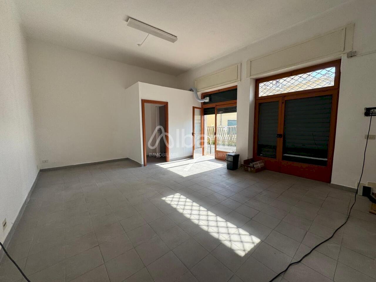 AFF81_Lerici_centro - fondo_commerciale _ufficio_c - Abbigliamento - Intimo Lerici - foto 3