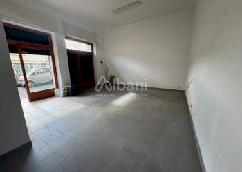 AFF81_Lerici_centro - fondo_commerciale _ufficio_c - Abbigliamento - Intimo Lerici - foto 4