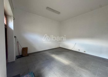 AFF81_Lerici_centro - fondo_commerciale _ufficio_c - Abbigliamento - Intimo Lerici - foto 5