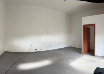 AFF81_Lerici_centro - fondo_commerciale _ufficio_c - Abbigliamento - Intimo Lerici - foto 6