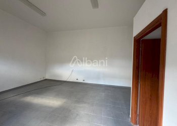 AFF81_Lerici_centro - fondo_commerciale _ufficio_c - Abbigliamento - Intimo Lerici - foto 9