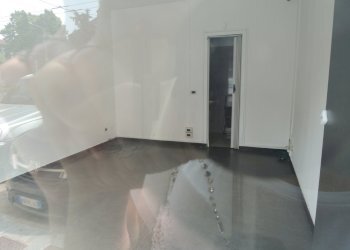 DSCN8010.JPG - Locale Commerciale Corso Canalchiaro 178, Modena (zona Circoscrizione 1) - foto 1