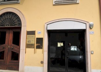 DSCN8016.JPG - Locale Commerciale Corso Canalchiaro 178, Modena (zona Circoscrizione 1) - foto 2