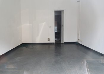 DSCN8013.JPG - Locale Commerciale Corso Canalchiaro 178, Modena (zona Circoscrizione 1) - foto 3