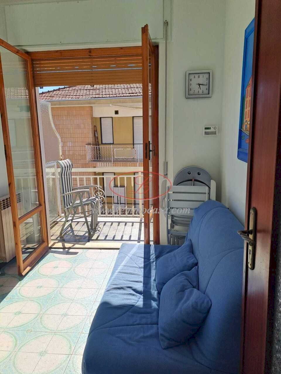 soggiorno - Bilocale Piazza Costituzione 4, Diano Marina - foto 2