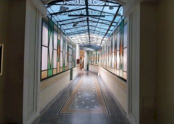 corridoio androne appartamento via cantore sampier - Appartamento Via Cantore 30, Genova (zona Sampierdarena) - foto 14