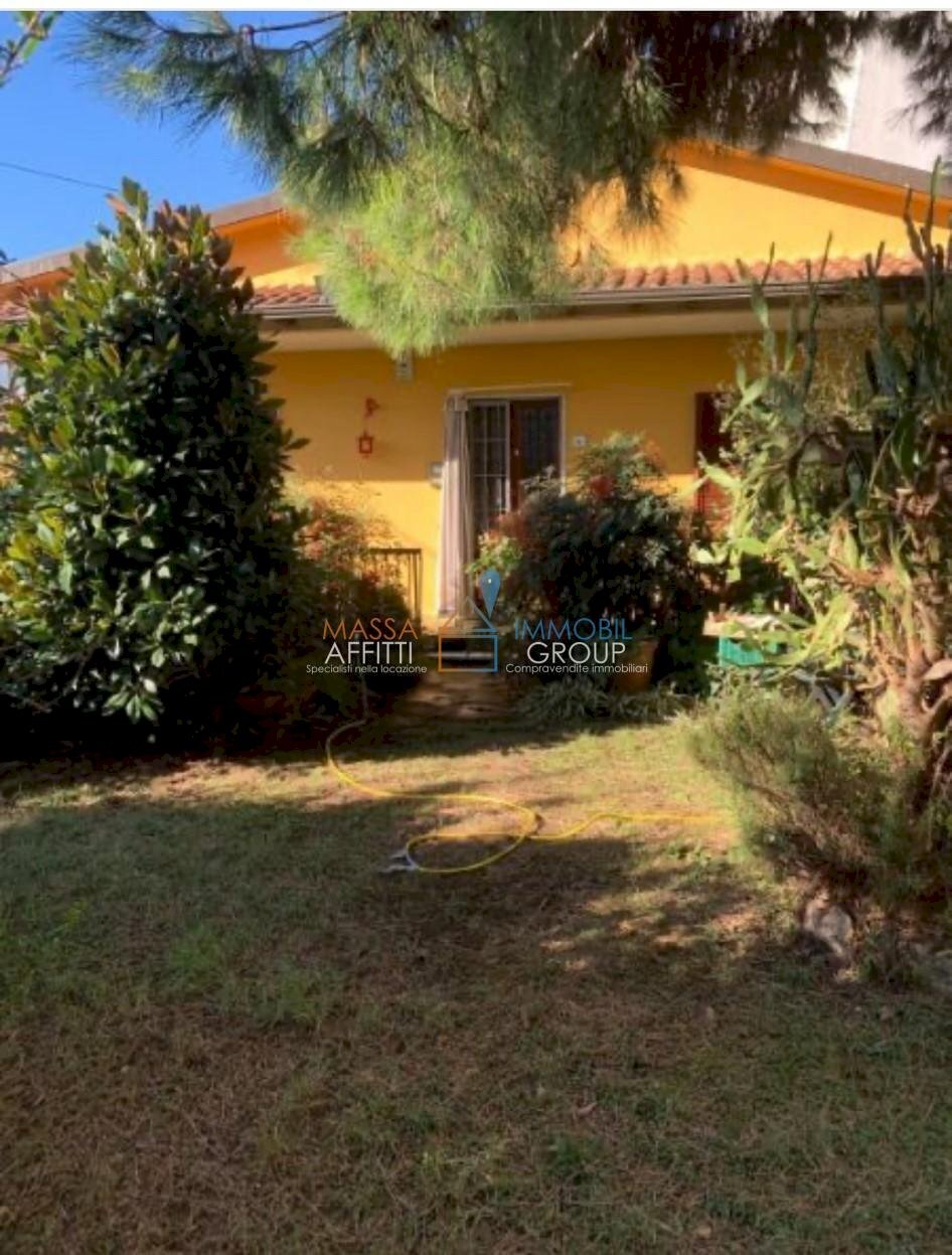 1.jpg - Villa Via Quercioli 385, Massa - foto 1