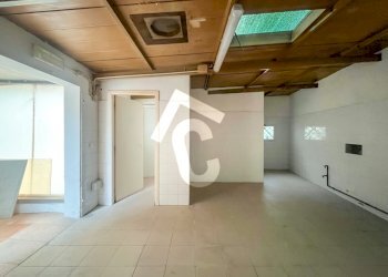 F92458A7-D66C-4BEA-AD47-6FF5F99CC558.jpeg - Locale Commerciale Jesi - foto 14