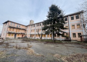 IMG_7082.JPG - Locale Commerciale Strada dell'Arrivore 25, Torino (zona Regio Parco) - foto 2