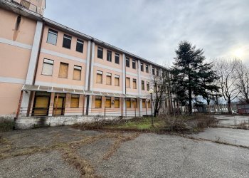 IMG_7077.JPG - Locale Commerciale Strada dell'Arrivore 25, Torino (zona Regio Parco) - foto 4