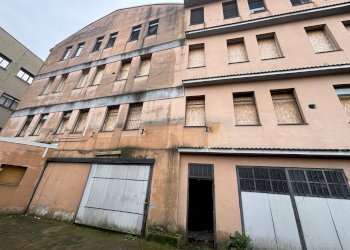 IMG_7071.JPG - Locale Commerciale Strada dell'Arrivore 25, Torino (zona Regio Parco) - foto 5