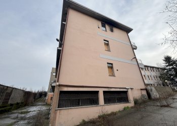 IMG_7073.JPG - Locale Commerciale Strada dell'Arrivore 25, Torino (zona Regio Parco) - foto 7