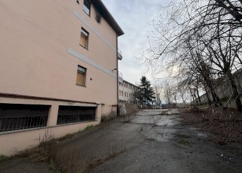 IMG_7074.JPG - Locale Commerciale Strada dell'Arrivore 25, Torino (zona Regio Parco) - foto 8