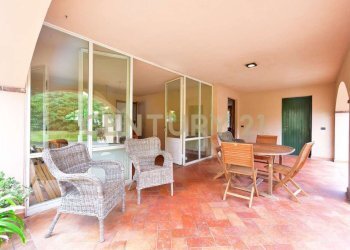 20-VILLA\'S PORTICO1.JPG.jpg - Villa Capannori - foto 20