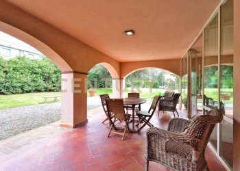 21-VILLA\'S PORTICO2.JPG.jpg - Villa Capannori - foto 21