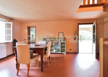 29-2ND VILLA\'S LIVING.JPG.jpg - Villa Capannori - foto 29