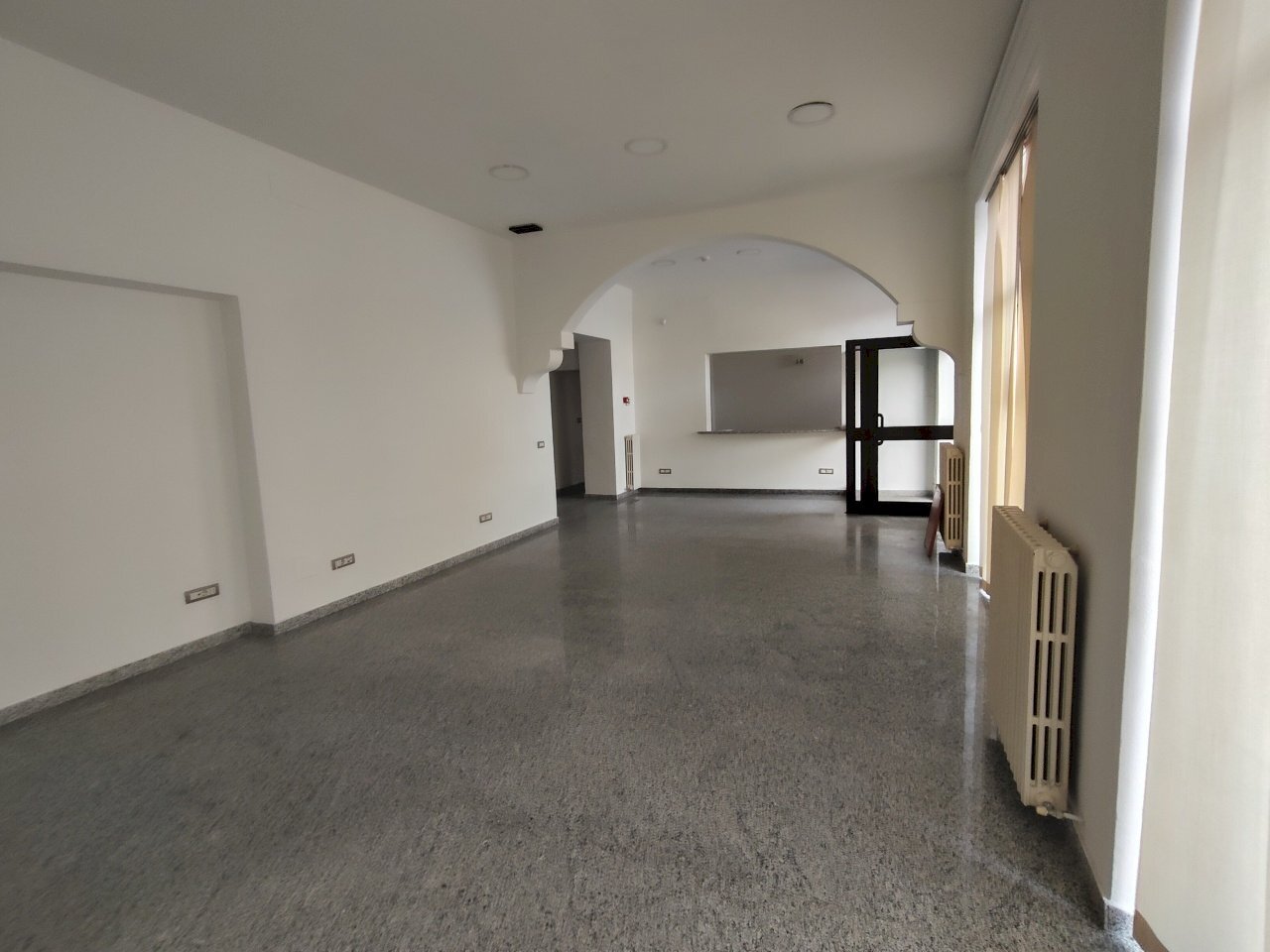 vano - Commercial Premises Piazza XX Settembre, Castel San Giovanni - photo 1