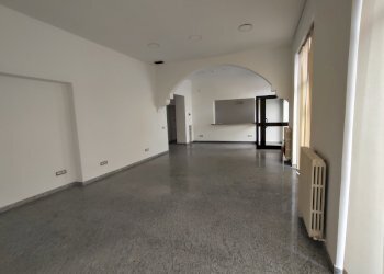 vano - Commercial Premises Piazza XX Settembre, Castel San Giovanni - photo 1