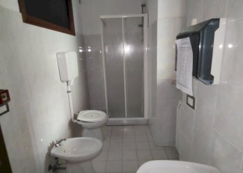 bagno - Commercial Premises Piazza XX Settembre, Castel San Giovanni - photo 25
