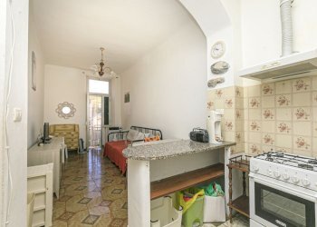 cucina e sala - Trilocale Via Beata Chiara 4, Genova (zona Pontedecimo) - foto 3