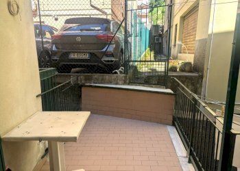 terrazzino cucina - Apartment Via Martiri della Libertà 18, Campomorone - photo 10