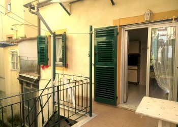 terrazzino cucina - Apartment Via Martiri della Libertà 18, Campomorone - photo 11