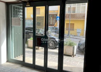 loc-comm-vaccaro1.jpg - Locale Commerciale Via Nicola Vaccaro 124, Potenza - foto 24