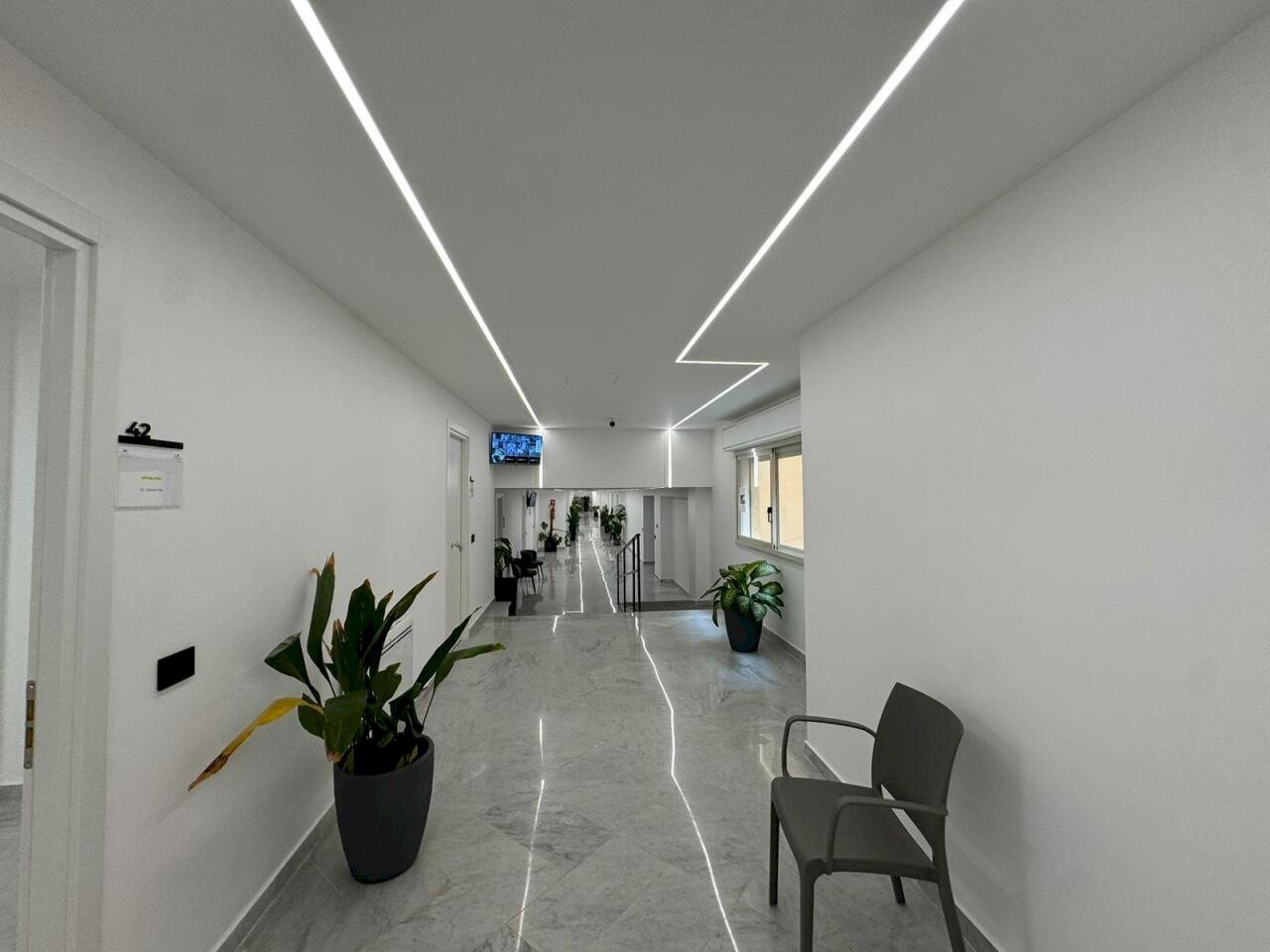6a3e7abe-36ac-4035-885c-2d21f3e9b8fe.jpg - Ufficio Via Imperatore Federico, Palermo - foto 3