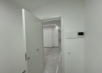 7d050602-7998-432d-a22f-9af578e1aec4.jpg - Ufficio Via Imperatore Federico, Palermo - foto 4